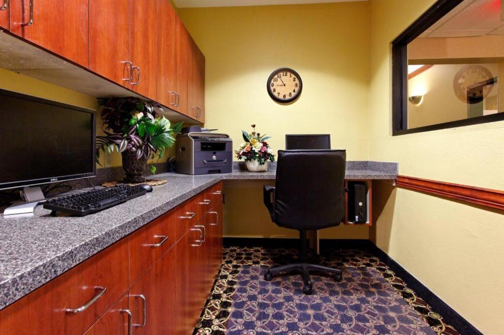 Holiday Inn Express Crockett By Ihg Kültér fotó